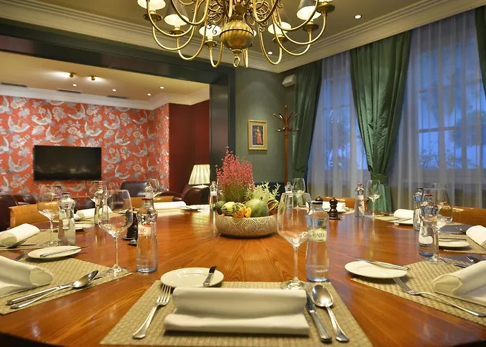 Marrol's Boutique Отель Братислава