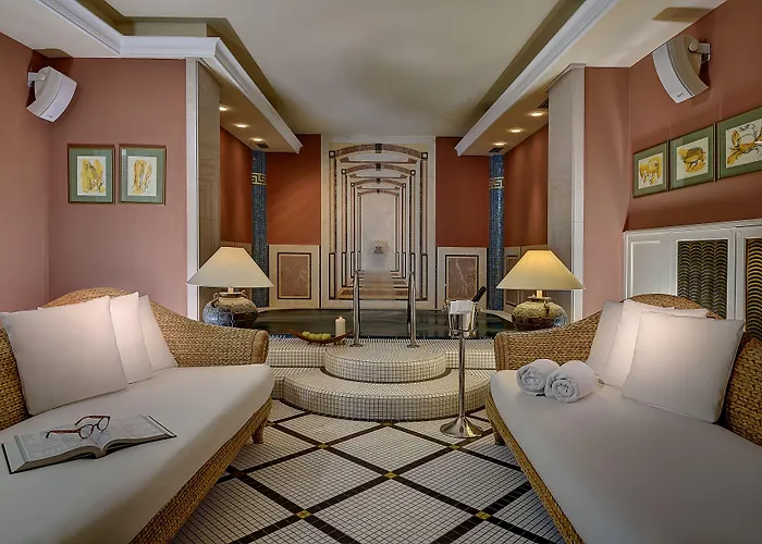 Отель Marrol's Boutique